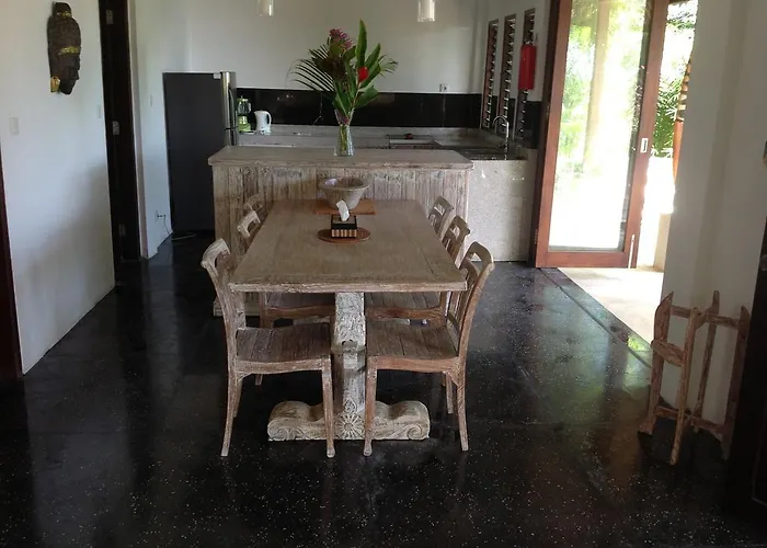 Penyon Villa *